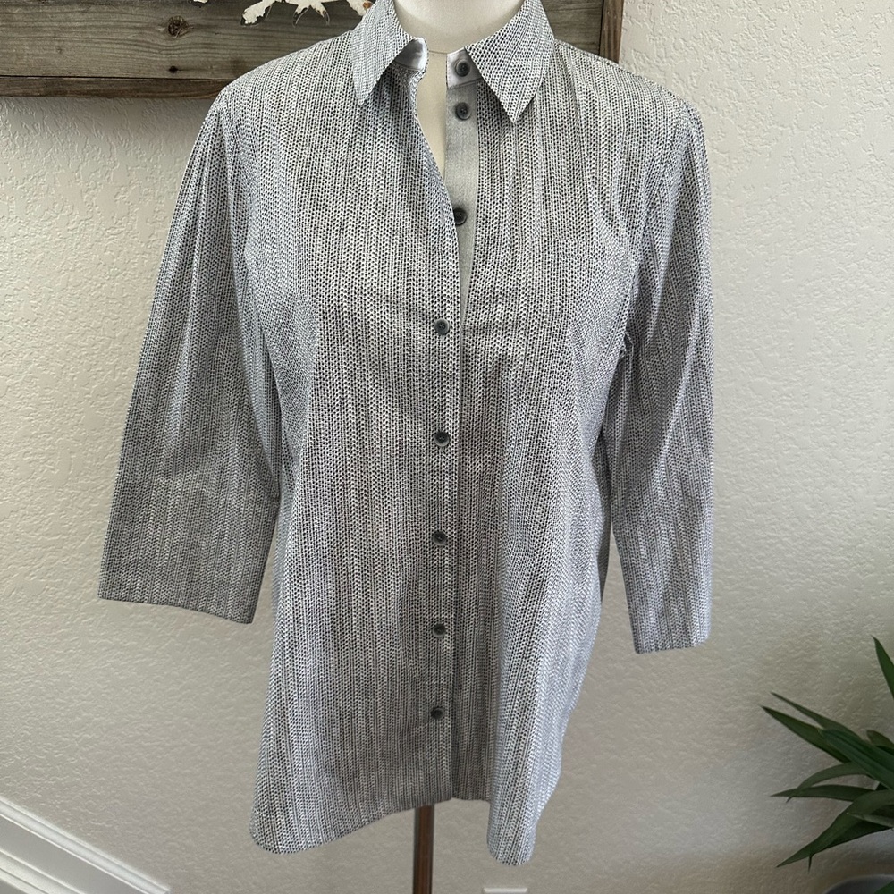 Lafayette 148 New York 3/4 sleeve Grey Patterned Button-Down Shirt ladies M